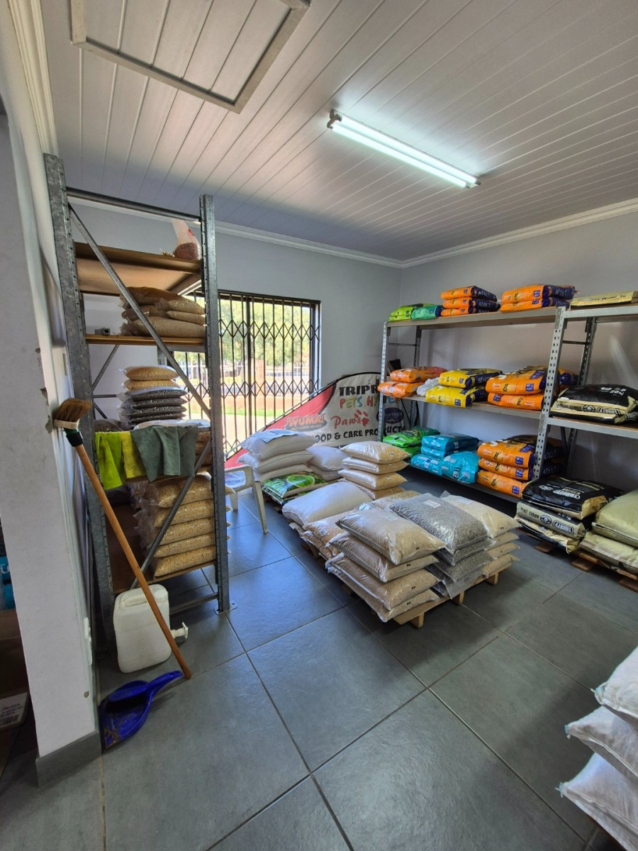 To Let commercial Property for Rent in Langenhovenpark Free State